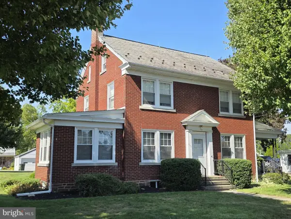 532 S 4th St, DENVER, PA 17517