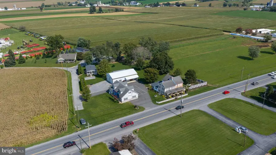 1091 W Main St, New Holland, PA 17557 - #3