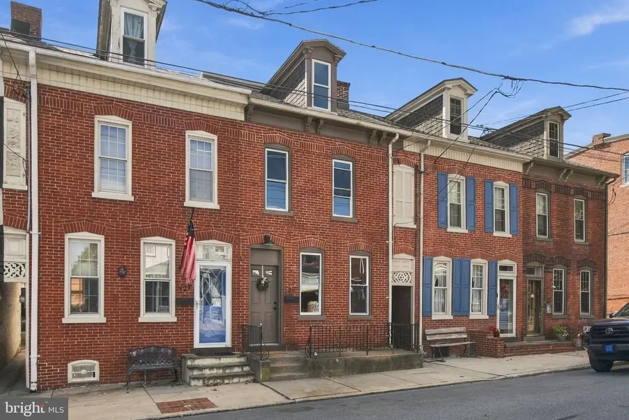 122 N 8th St, Columbia, PA 17512 - #2