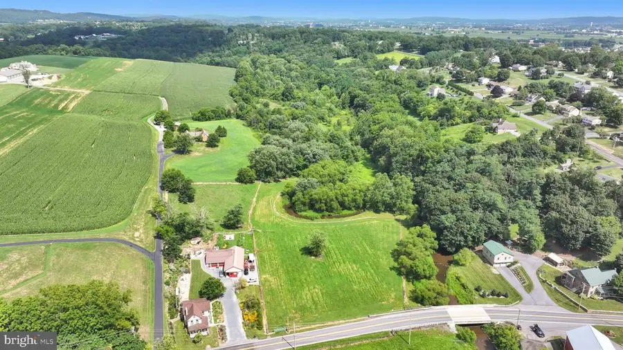 330 N Clay Rd, Lititz, PA 17543 - #2