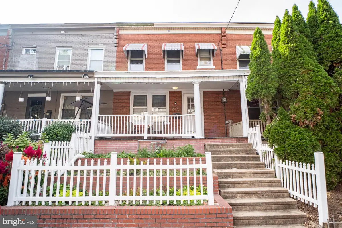 216 Coral St, Lancaster, PA 17603 - #1