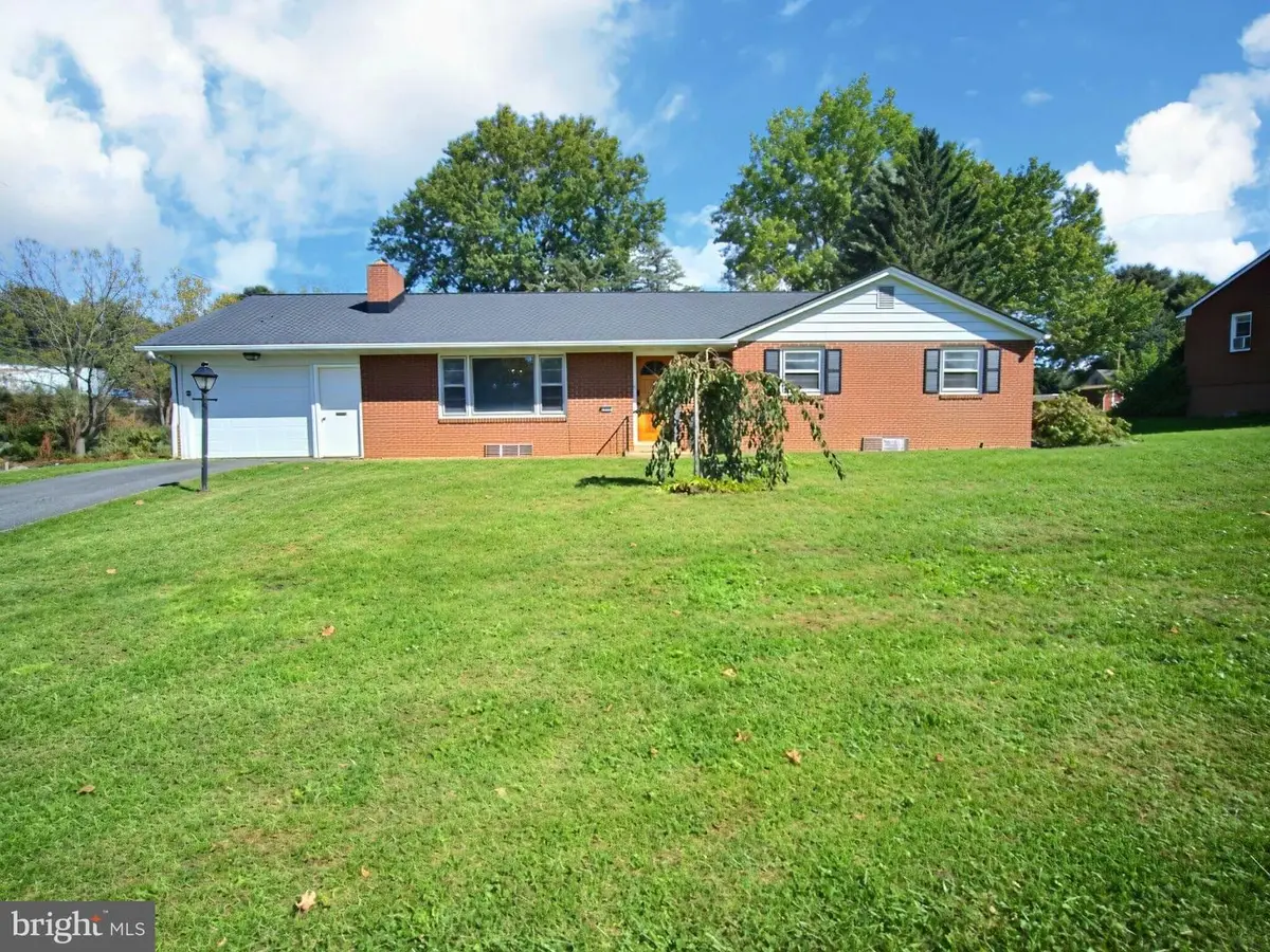 439 N 5th St, Columbia, PA 17512 - #1