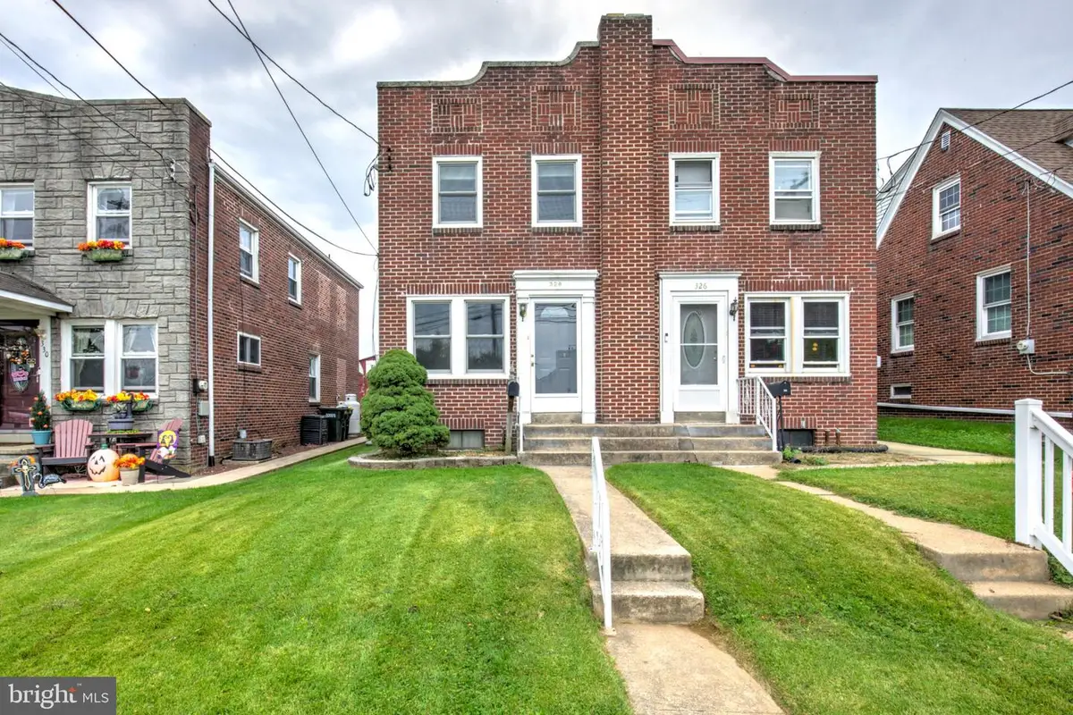 328 Brimmer Ave, New Holland, PA 17557 - #1