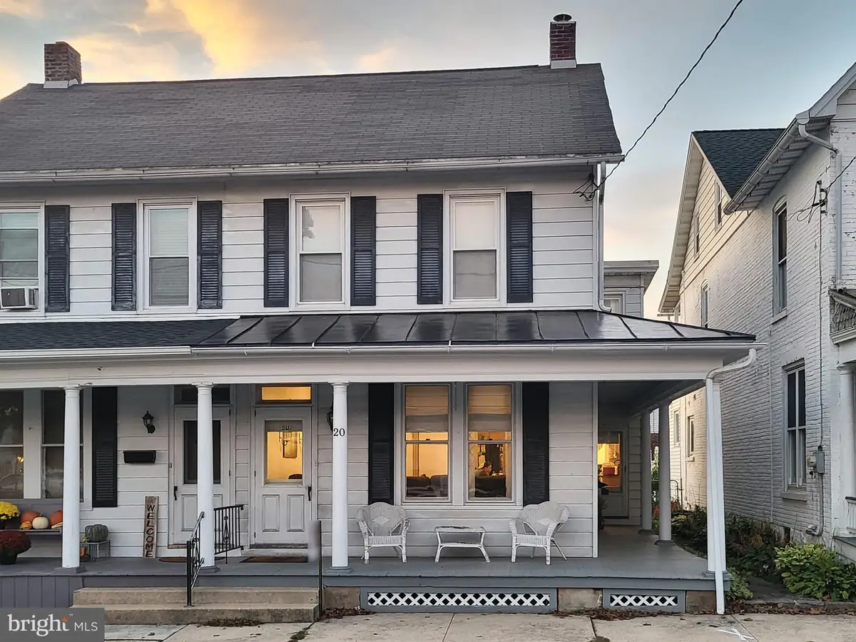 20 N 6th St, Denver, PA 17517 - #1
