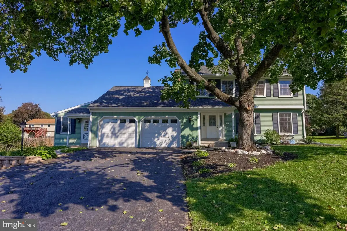 55 W Ridge Dr, Leola, PA 17540 - #1