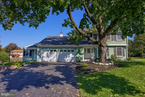 55 W Ridge Dr, LEOLA, PA 17540