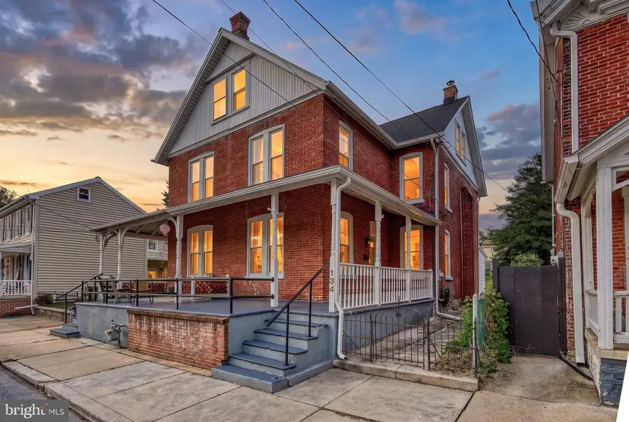 134 W Walnut St, Marietta, PA 17547 - #2