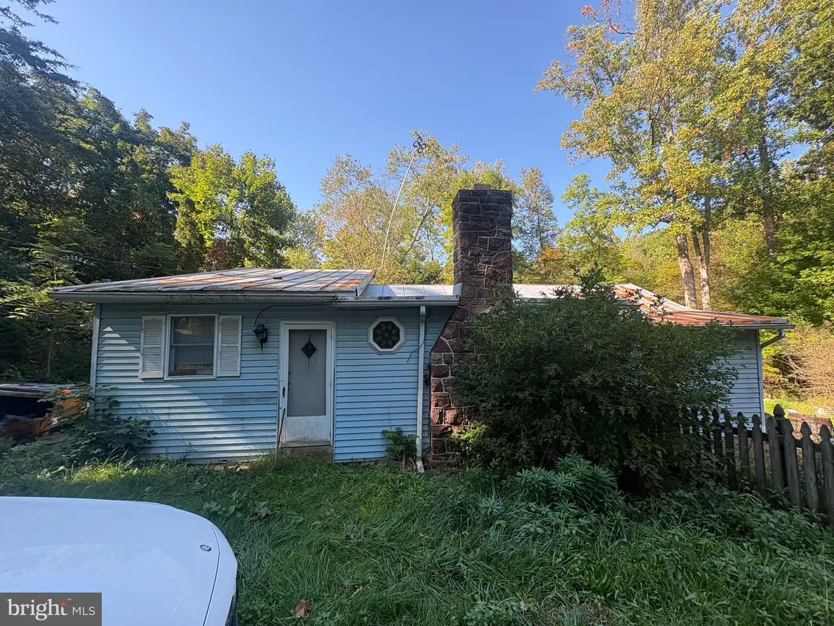 860 Greenville Rd, Denver, PA 17517 - #1