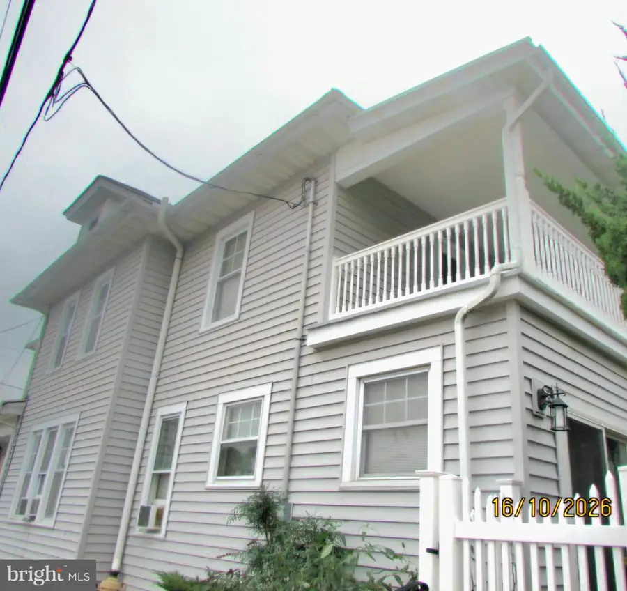 40 N 9th St N, Akron, PA 17501 - #2