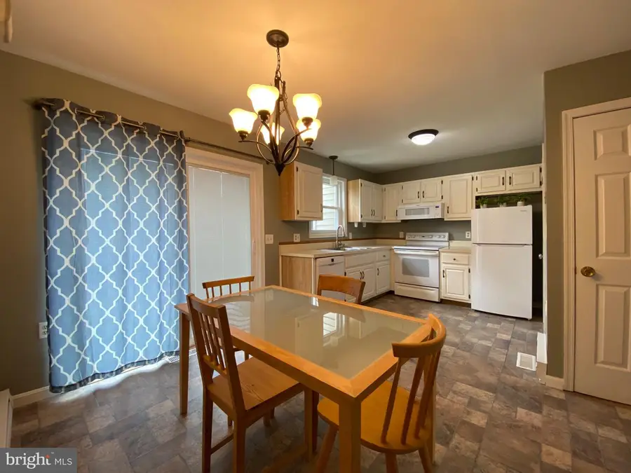412 Cardinal Rd, Lititz, PA 17543 - #2
