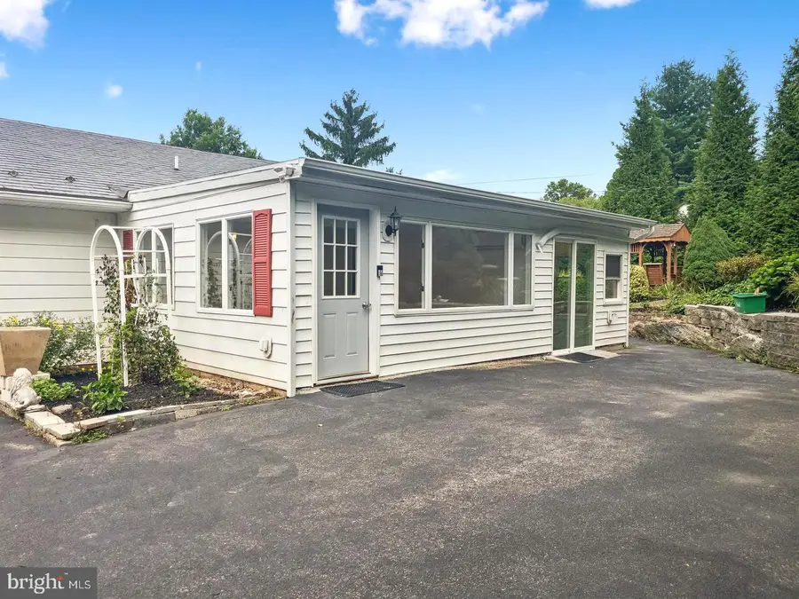 2210 Berkshire Rd, Lancaster, PA 17603 - #2