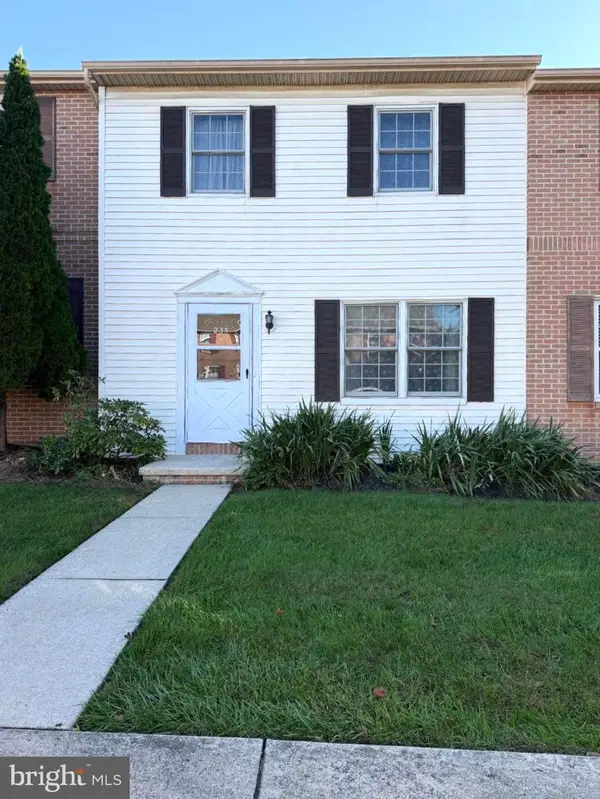 235 Greenland Dr, LANCASTER, PA 17602
