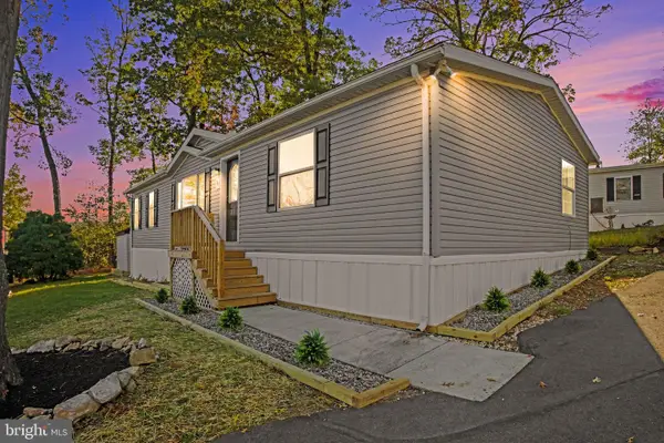 17 Mountain Top Ln, NARVON, PA 17555