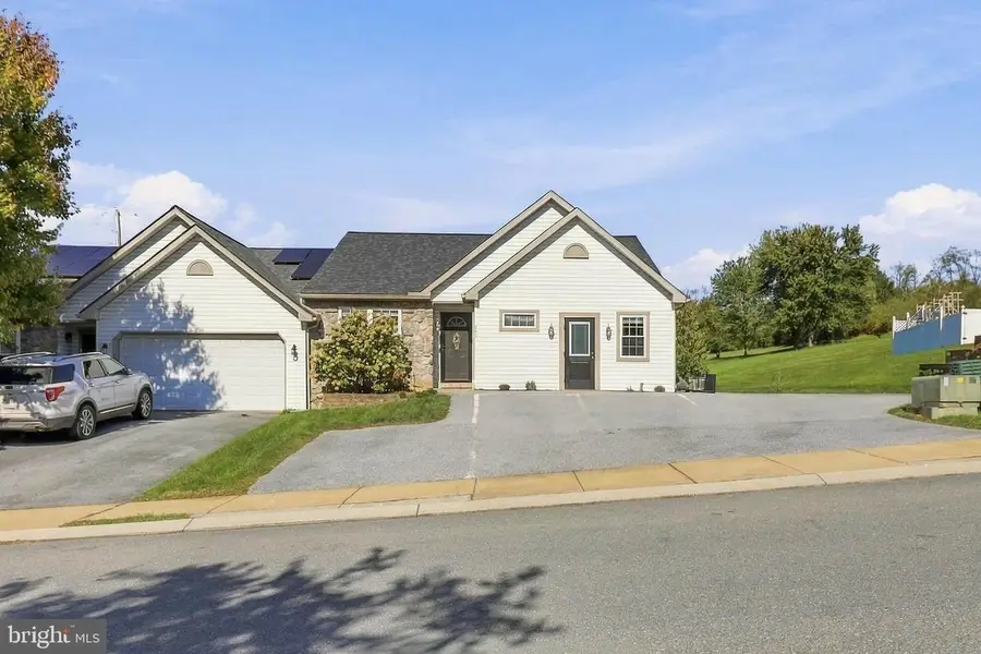 293 Beech St, Denver, PA 17517 - #2
