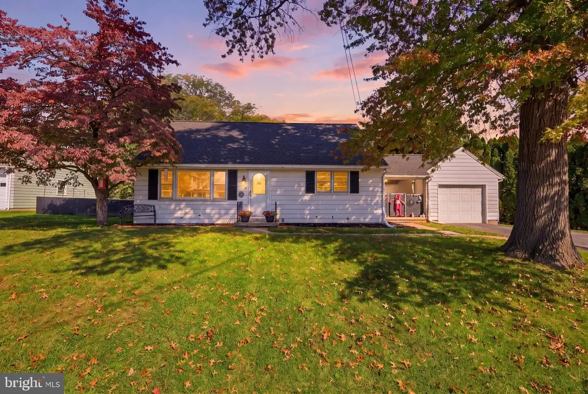 129 E Harrisburg Ave, Elizabethtown, PA 17022 - #1