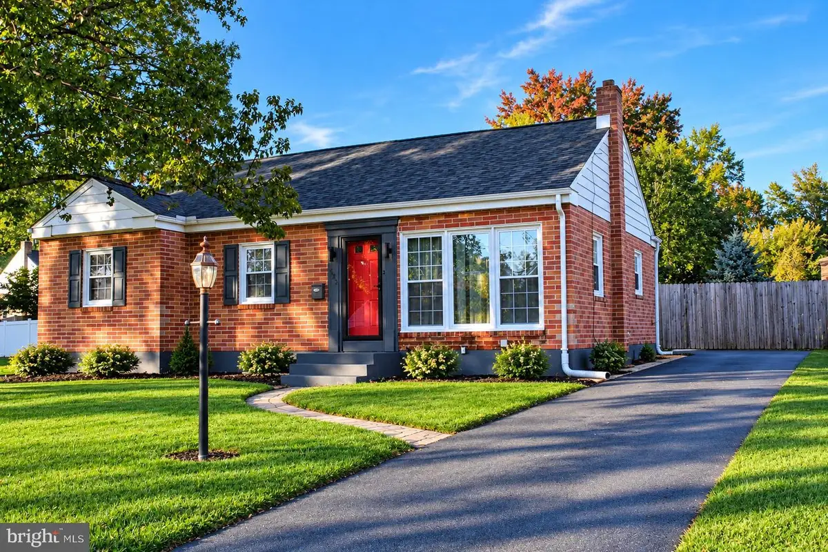 423 Hawthorne Dr, Lancaster, PA 17603 - #1