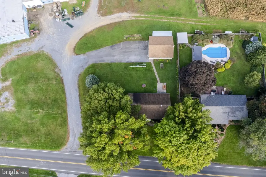 389 W Lexington Rd, Lititz, PA 17543 - #3
