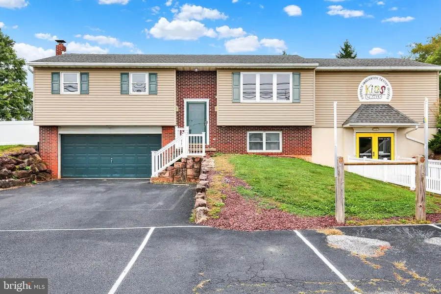2740 N Reading Rd, Reinholds, PA 17569 - #2