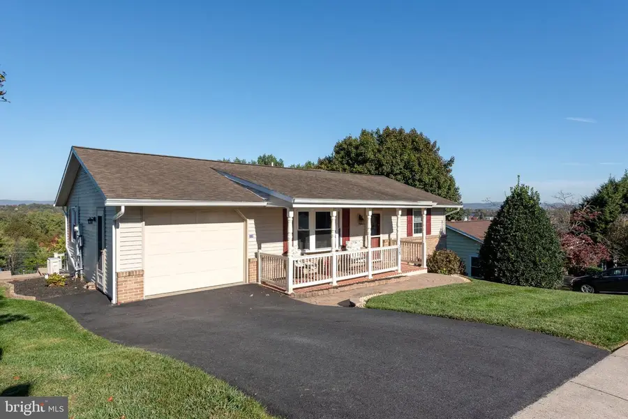 315 Vista Dr, Ephrata, PA 17522 - #2