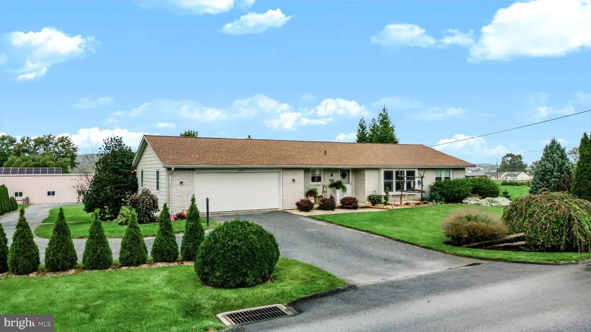 6247 Main St, Honey Brook, PA 19344 - #1