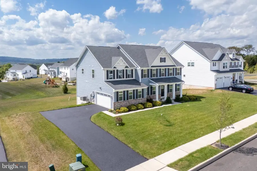 3040 Merion Drive, Center Valley, PA 18034 - Image #2