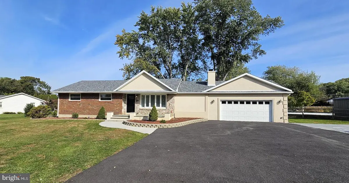 4737 Ackermans Ln, Coopersburg, PA 18036 - Image #1