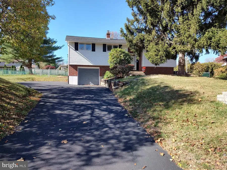 7512 S Main St, Coopersburg, PA 18036 - Image #2