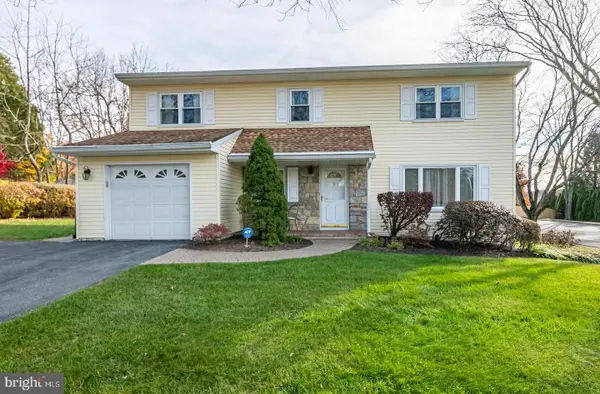 2101 Van Buren Dr, WHITEHALL, PA 18052