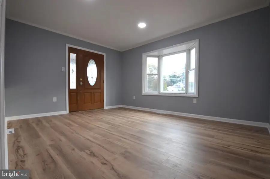 804 W State St, Coopersburg, PA 18036 - Image #2