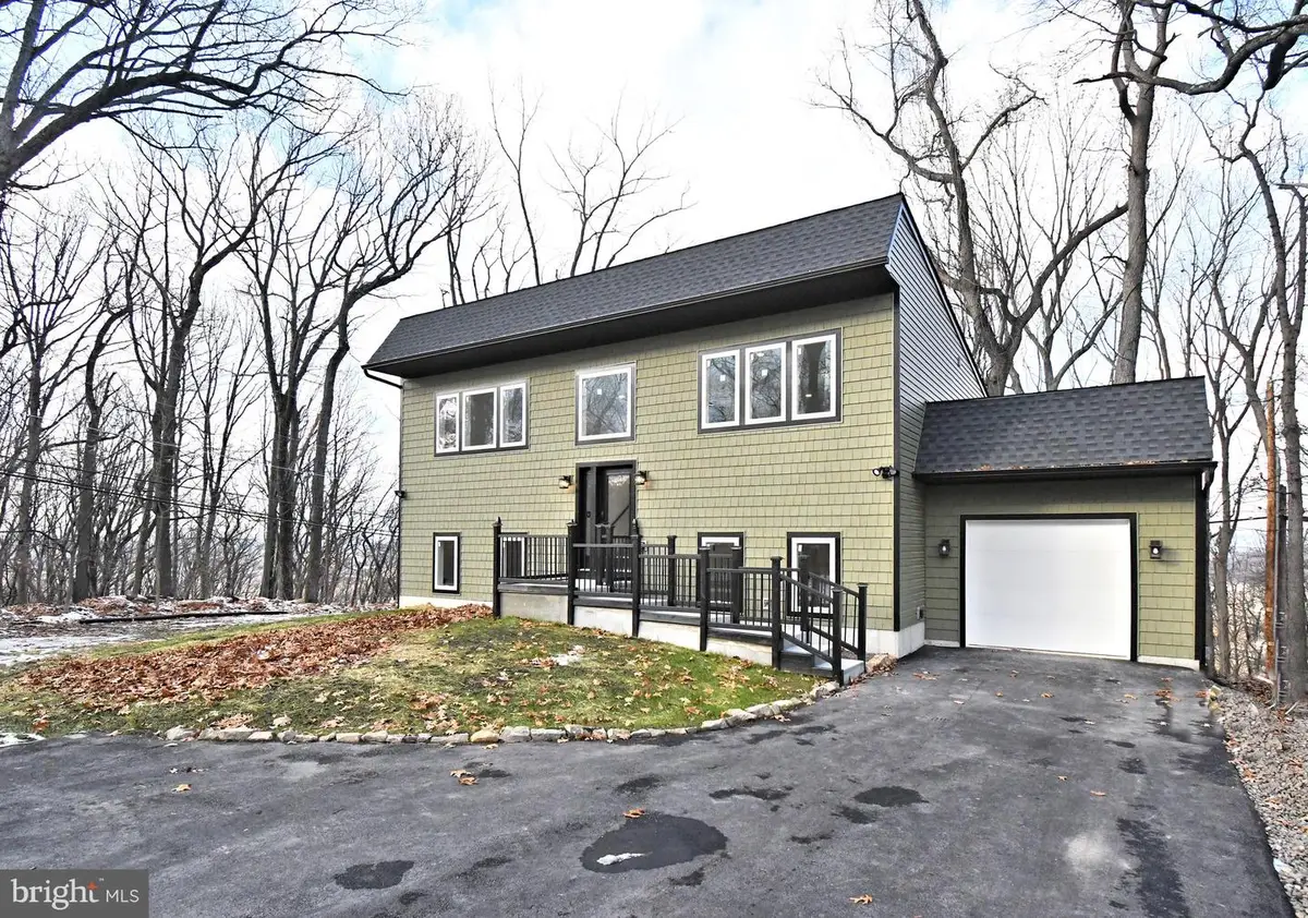 501 Skyline Dr, Allentown, PA 18103 - Image #1