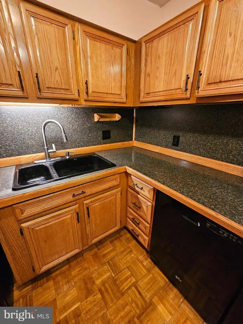 1575 Creekside Rd #a21, Whitehall, PA 18052 - Image #3