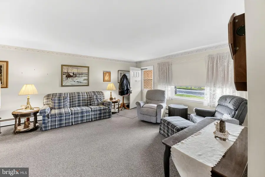 834 Hokendauqua St, Coplay, PA 18037 - Image #3