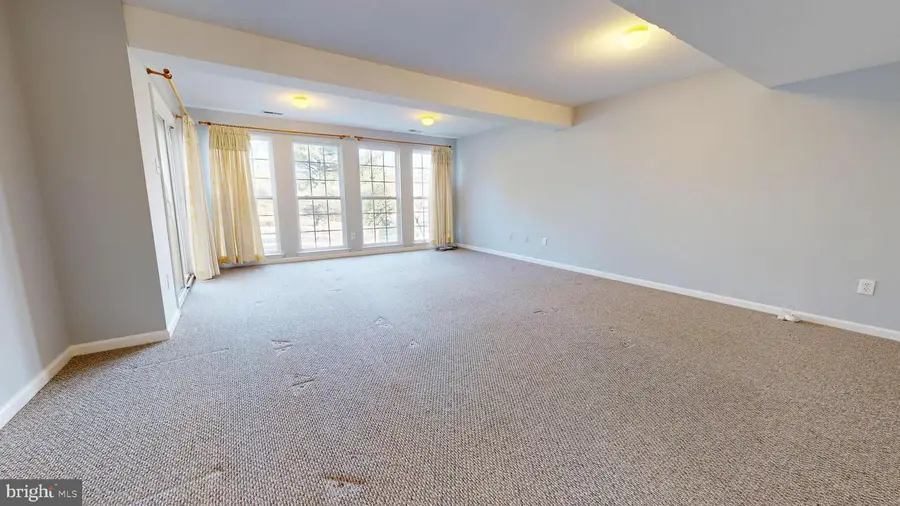 4039 Tournament Ct, Center Valley, PA 18034 - Image #2