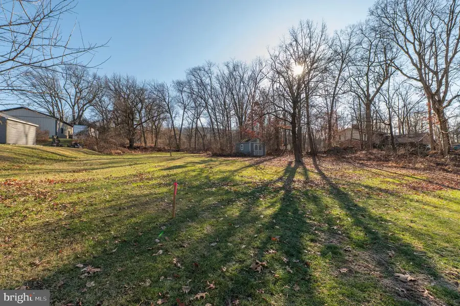 615 Fairview St, Emmaus, PA 18049 - #2