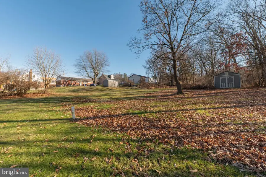 615 Fairview St, Emmaus, PA 18049 - #3