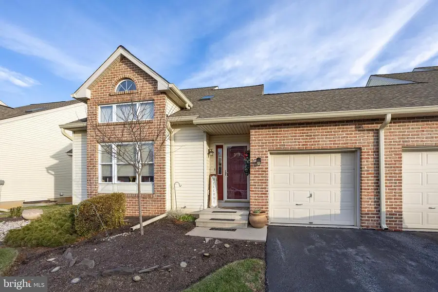 319 Surrey Pl, Macungie, PA 18062 - Image #3