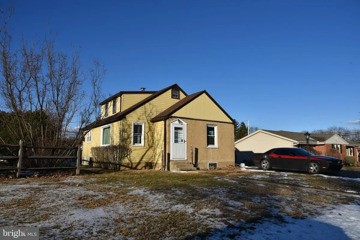 2637 Helen St, Allentown, PA 18104 - Image #1