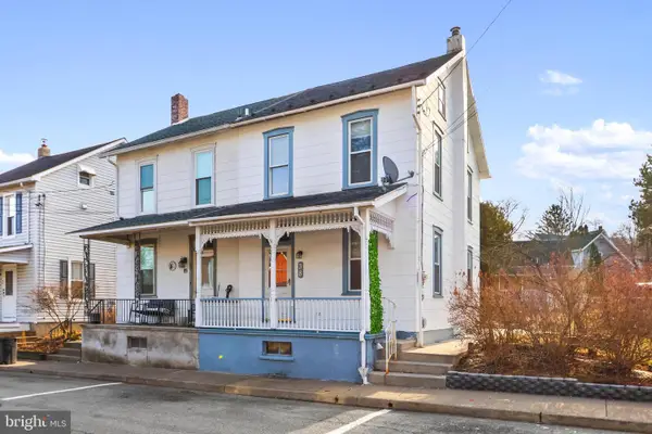 38 E 2nd St, ALBURTIS, PA 18011