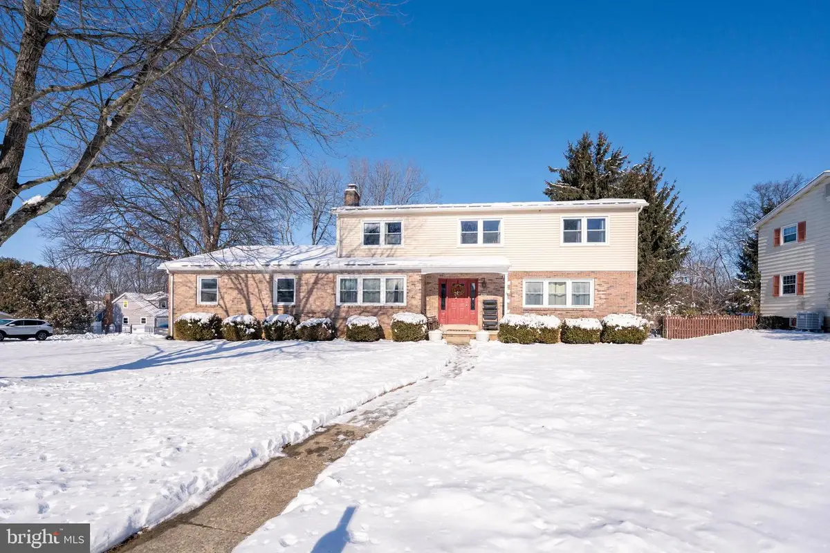 955 Little Lehigh Dr, Emmaus, PA 18049 - Image #1