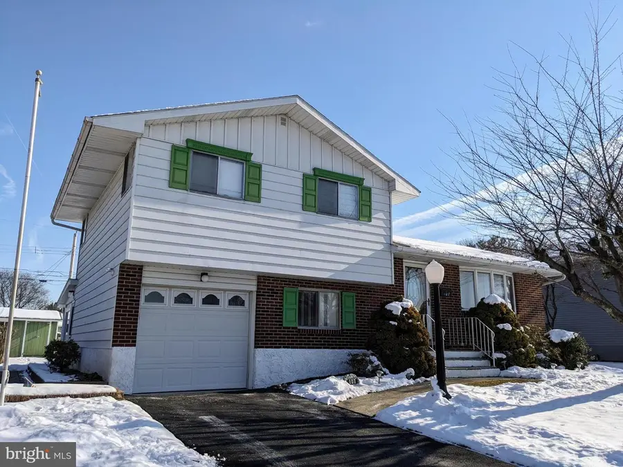 107 S 10th St, Coplay, PA 18037 - #2