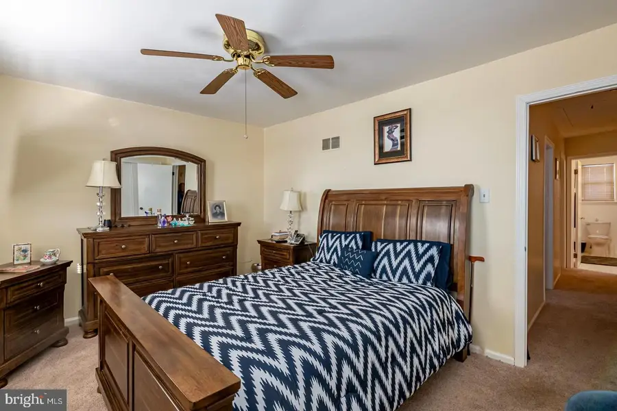 727 S 11th St, Allentown, PA 18103 - #3