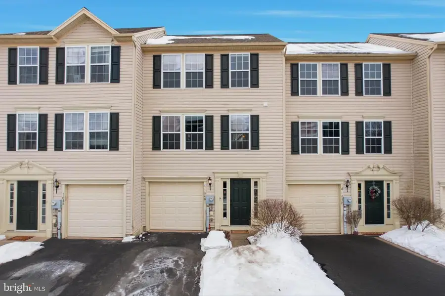 1048 Sparrow Way, Breinigsville, PA 18031 - #2