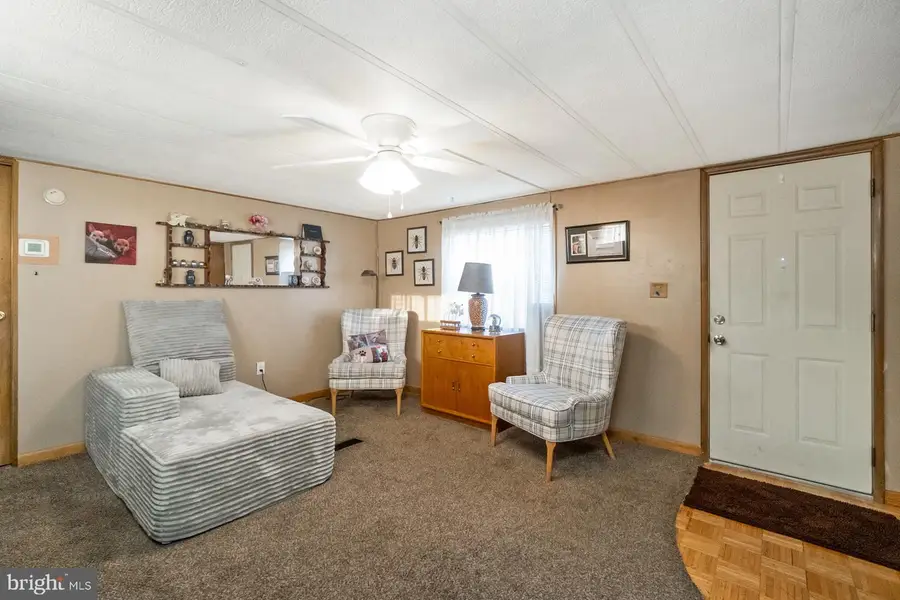 1048 Cedar St, Laurys Station, PA 18059 - #2