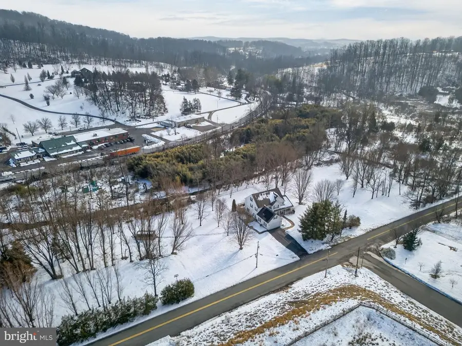 7202 Stein Rd, Zionsville, PA 18092 - #3