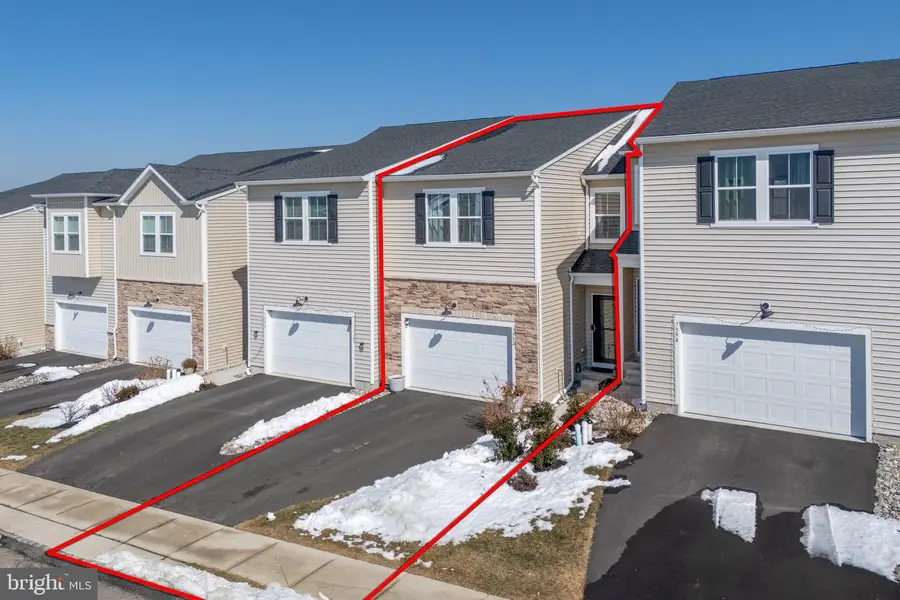 7592 Clayton Ave, Coopersburg, PA 18036 - #3