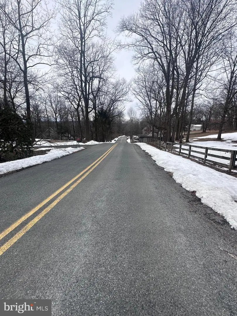 4825 S Mountain Dr, Emmaus, PA 18049 - #2