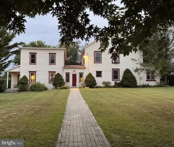 5934 Kernsville Rd, OREFIELD, PA 18069