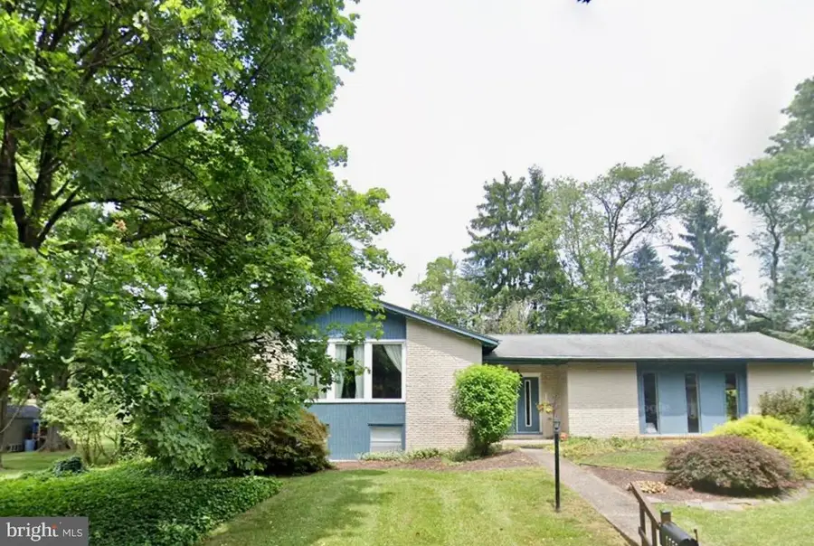 1989 Forest Ln, Allentown, PA 18103 - #2