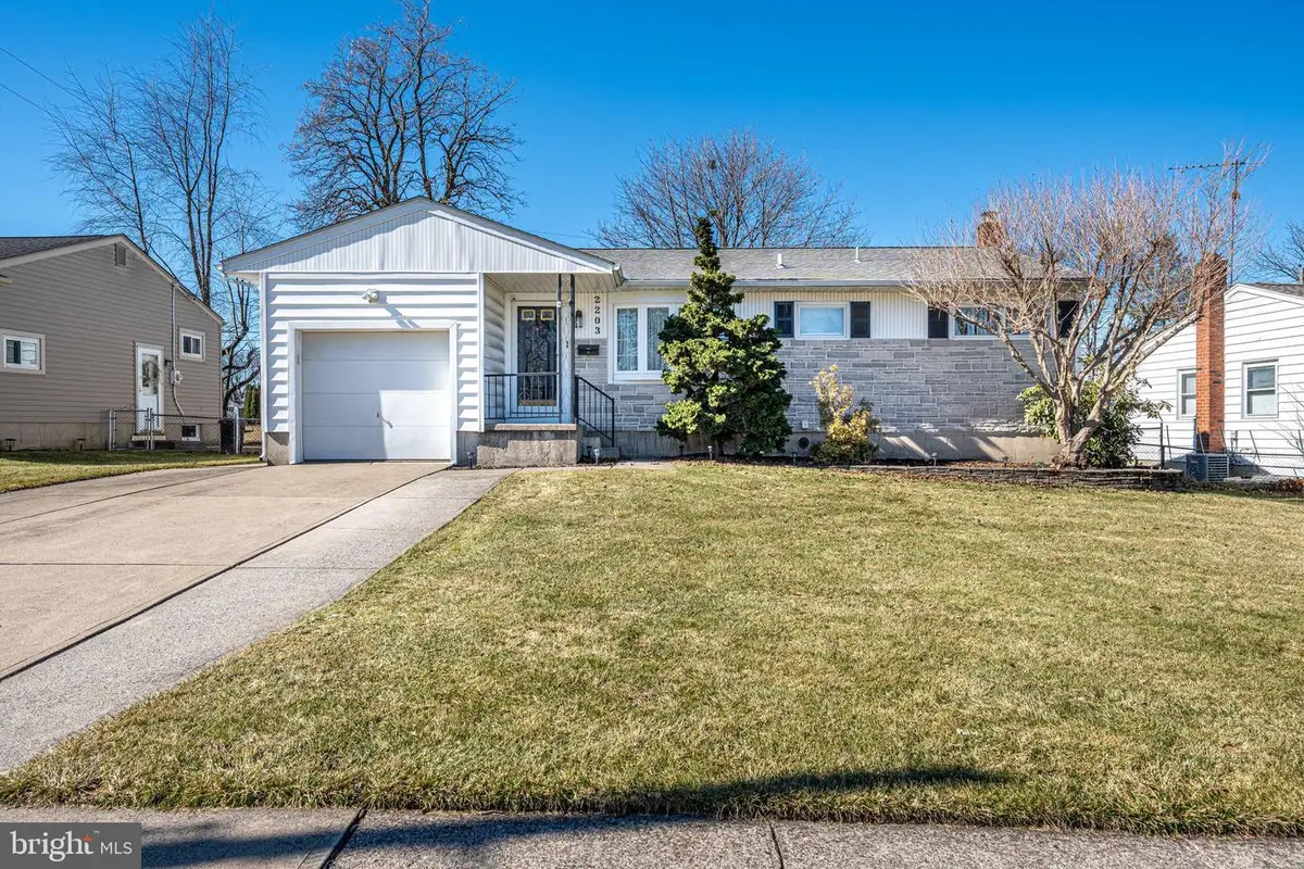 2203 Allwood Dr, Bethlehem, PA 18018 - #1