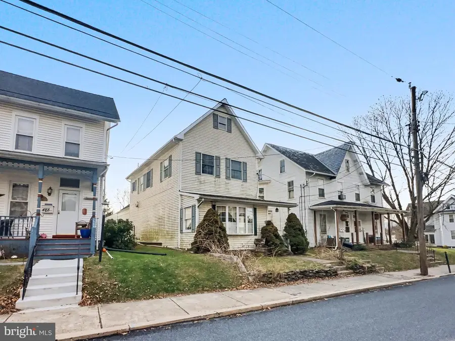 432 Fairview St, Coopersburg, PA 18036 - #2